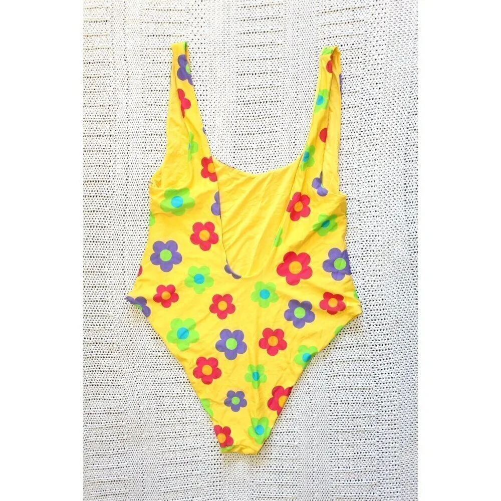 WeWoreWhat Yellow floral print swimsuit One piece open back Summer Size XL?